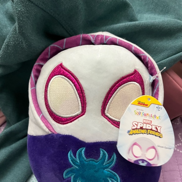 Spider Gwen squishmallow - Picture 3 of 3